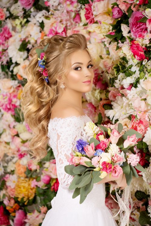 鲜花与美女 精品素材与苗木的融合艺术